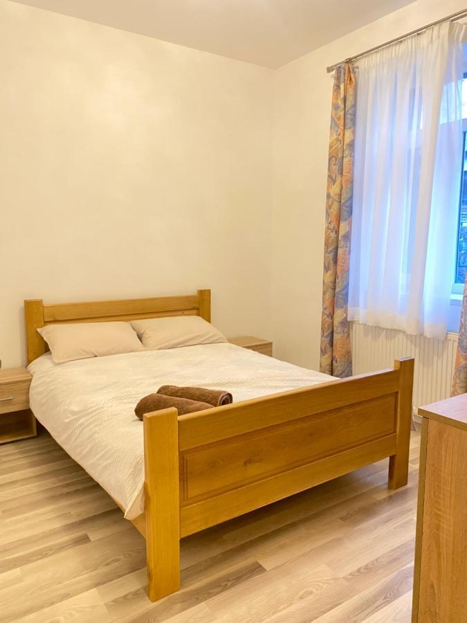 Central House Oradea Exterior foto